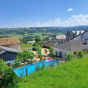 Hébergement de vacances Puy Chavaroche Met Uniek Uitzicht, Saint-Cernin (Cantal)